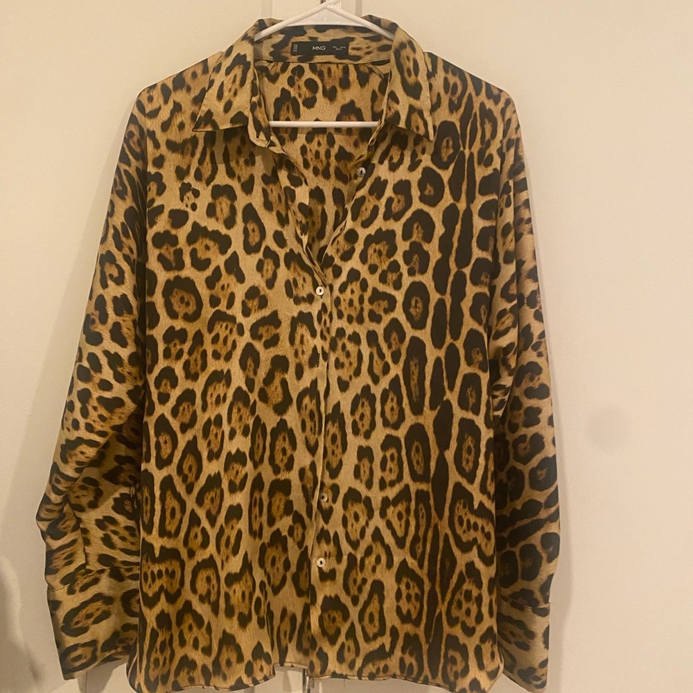 Animal print Leopard blouse cheetah print silky M/L as seen on celebrities NEW